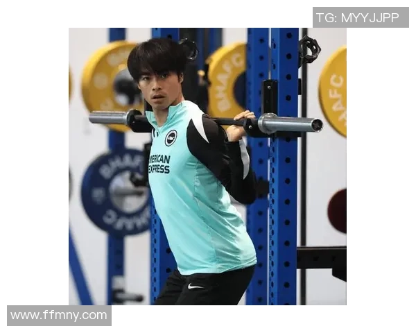 足球明星重返赛场的康复训练秘诀与心路历程分享 足球明星重返赛场的康复训练秘诀与心路历程分享